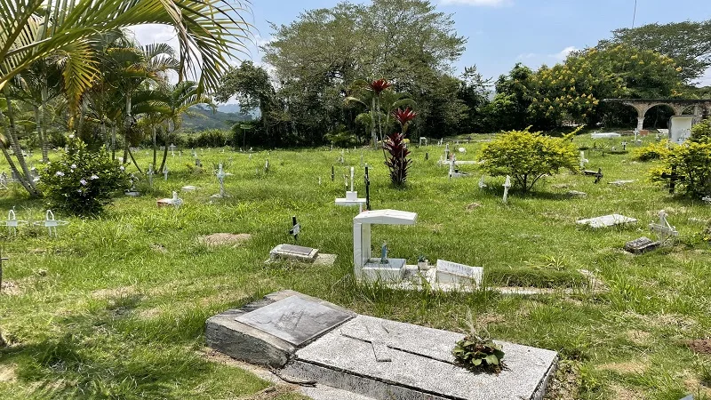 Denuncian profanación de tumba en cementerio de Timaná