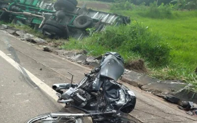 Choque entre una moto y camión deja un muerto en la vía Timaná-Altamira