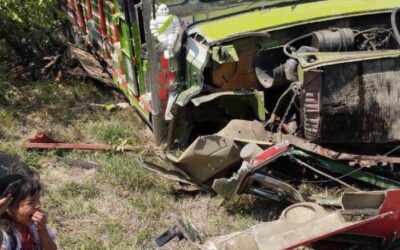 Accidente de bus escalera en zona rural de Neiva deja 15 personas heridas