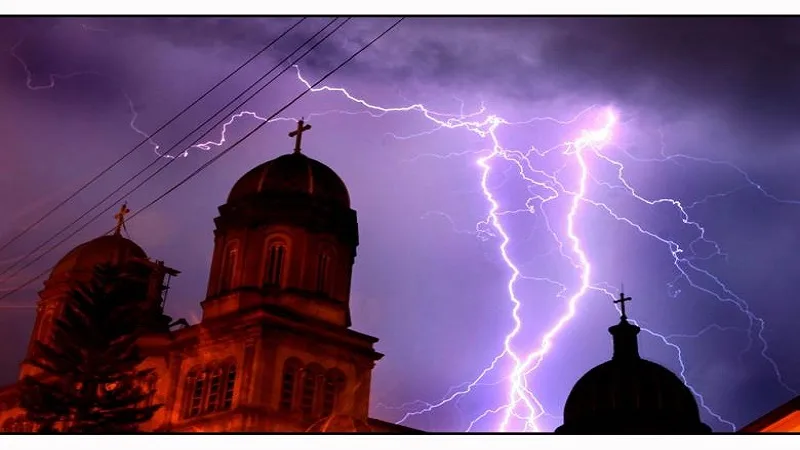 Bogotá rompe récord de caída de rayos 3.291 en menos de 2 horas