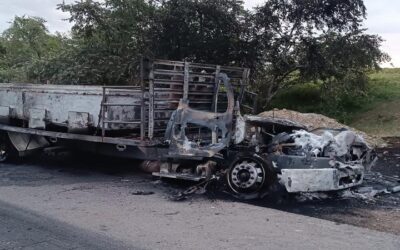 Sujetos armados incineraron un camión en la vía Hobo – Yaguará