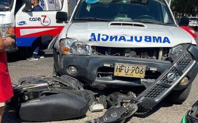 Video: ambulancia embistió a dos personas en el barrio Altico, Neiva