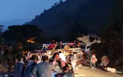 Seis muertos deja accidente de bus escalera en el sur del Huila