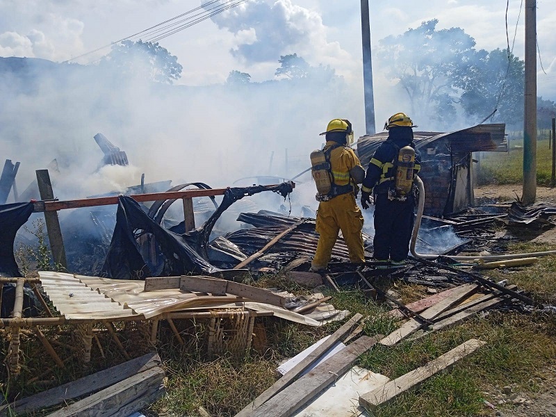 Incendio en Pitalito consumió la vivienda de un adulto mayor  