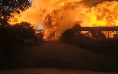 [Video] Explosión de camión en Sudáfrica deja 10 personas fallecidas