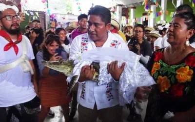 Alcalde de México se casa con caimán en ritual ancestral