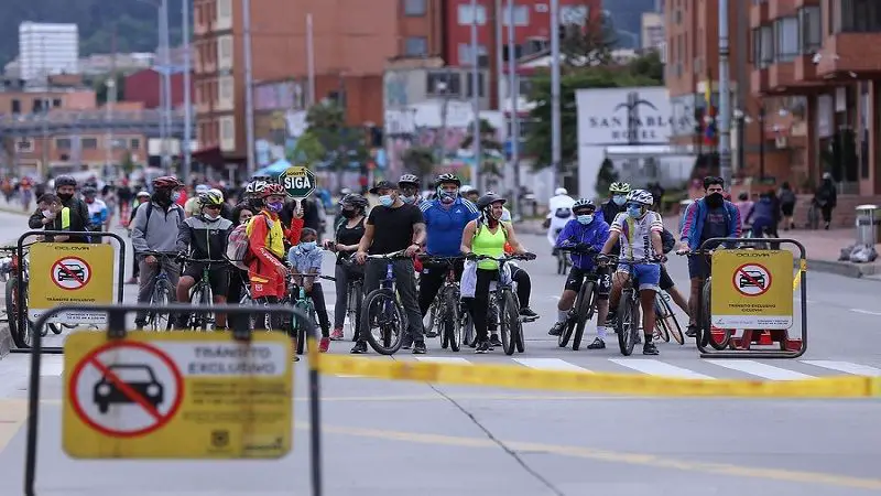 Estudiantes de Bogotá podrán prestar servicio social en la ciclovía