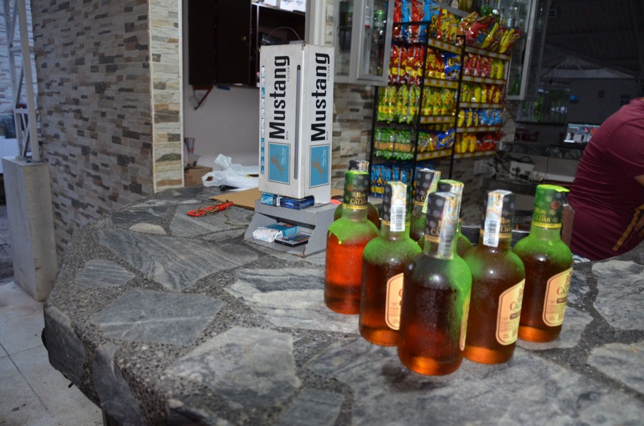 Controles por venta de licor de contrabando en el Huila