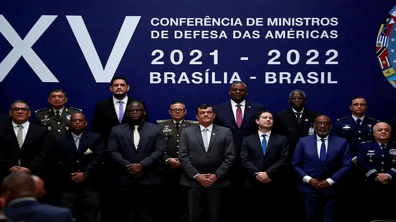 Ministros de Defensa americanos discuten la cooperación regional en Brasilia