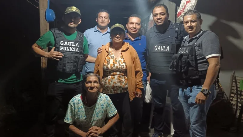 Aura Embus se reencontró con sus familiares