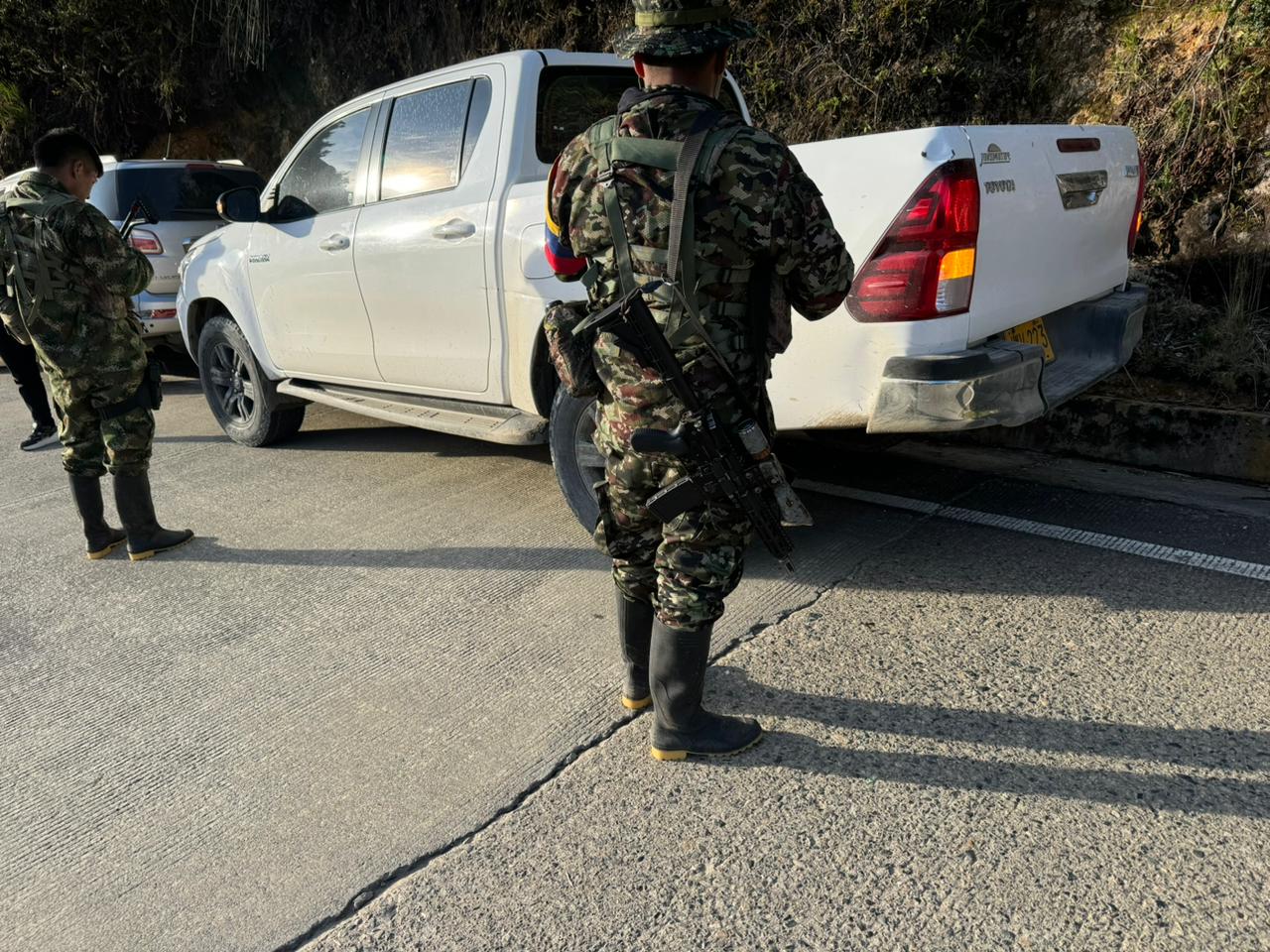 Robaron dos camionetas de la UNP en el Cauca