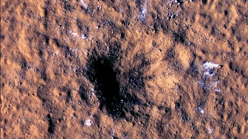 Inmenso cráter identificado en el sistema solar