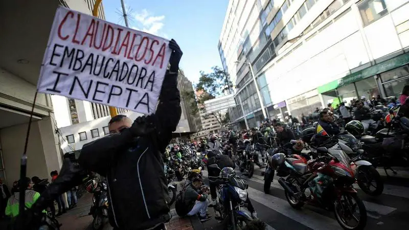 Continúan las marchas de Motociclistas en Bogotá ￼