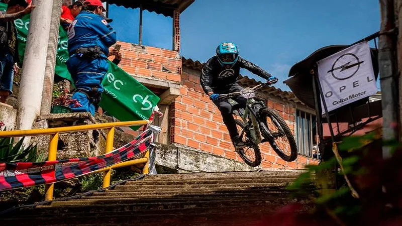 El Downhill Urbano se volvió a tomar las calles de Manizales