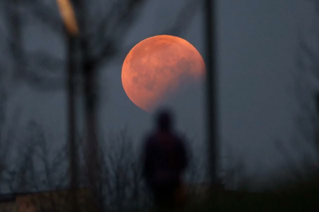 Llega el eclipse lunar más largo del siglo