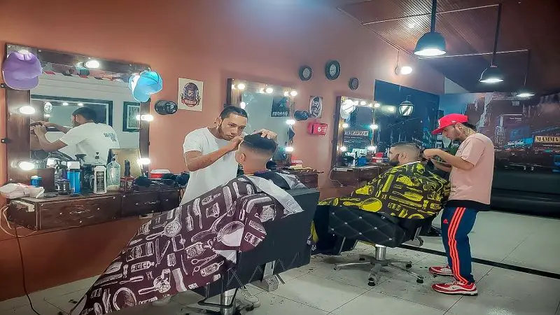 Barberías y peluquerías luchan contra alza de insumos  ￼