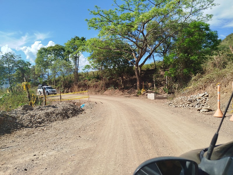 ¿Parada la obra en la vía Iquira-Yaguará?