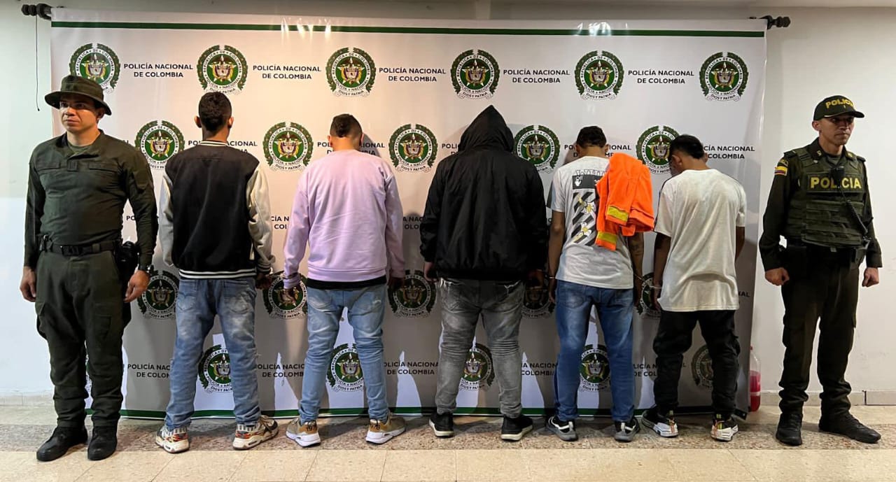 Cinco personas fueron capturadas por destruir una tienda