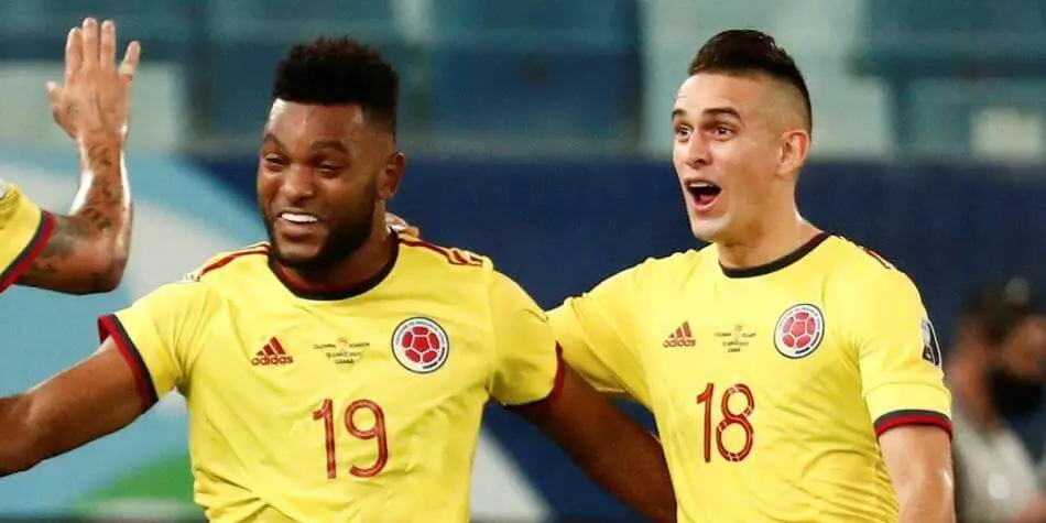 Con fútbol y carácter Colombia venció a Chile