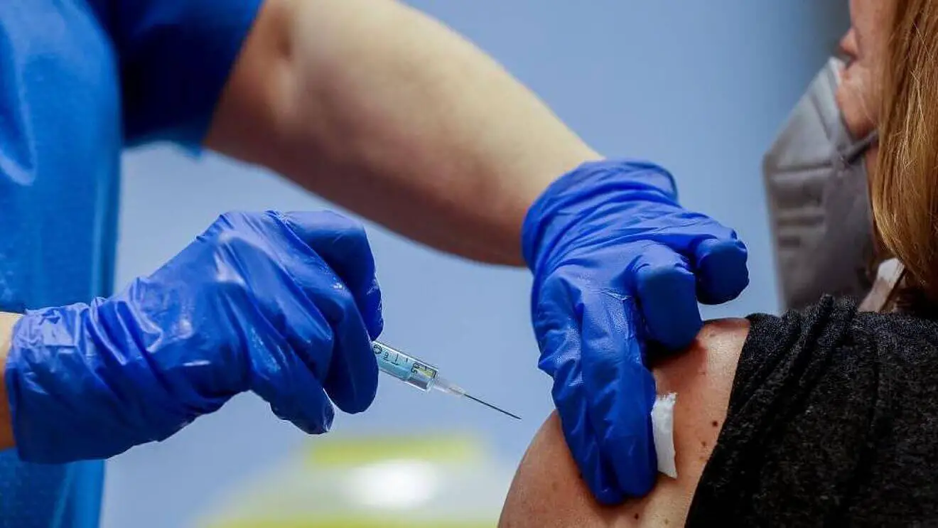 La mitad de colombianos están vacunados con una dosis contra el Covid-19