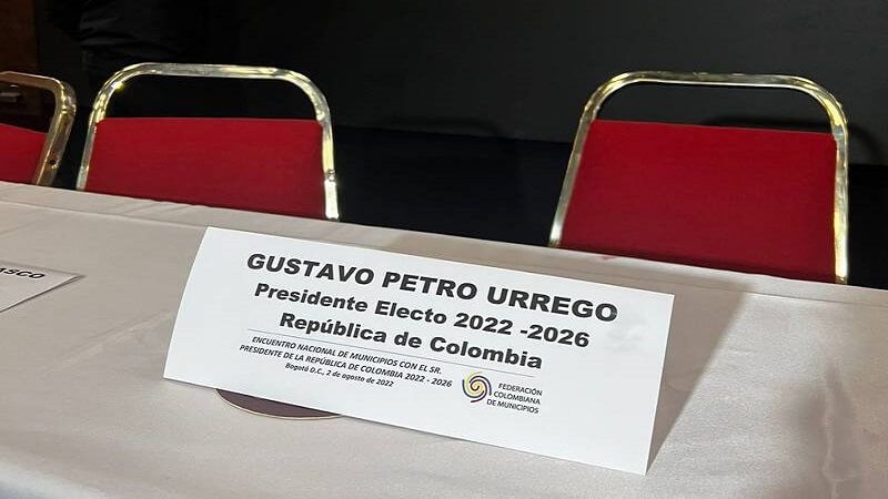 ¿Por qué Gustavo Petro no llegó al encuentro con los alcaldes del país?