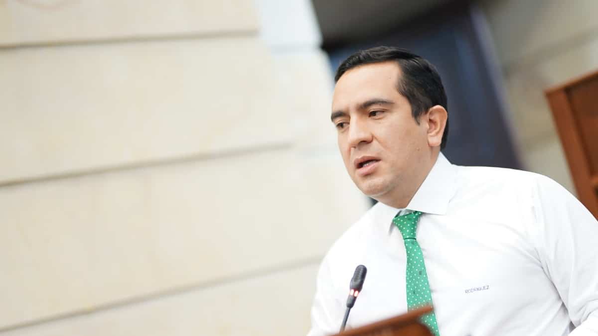 Edward Rodríguez renunció a Comisión de Acusación