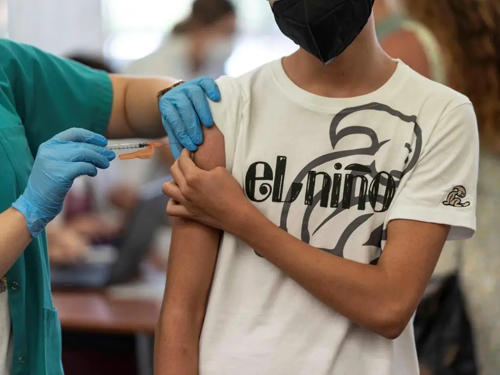 Esquema completo de vacunación se exigirá en sitios públicos