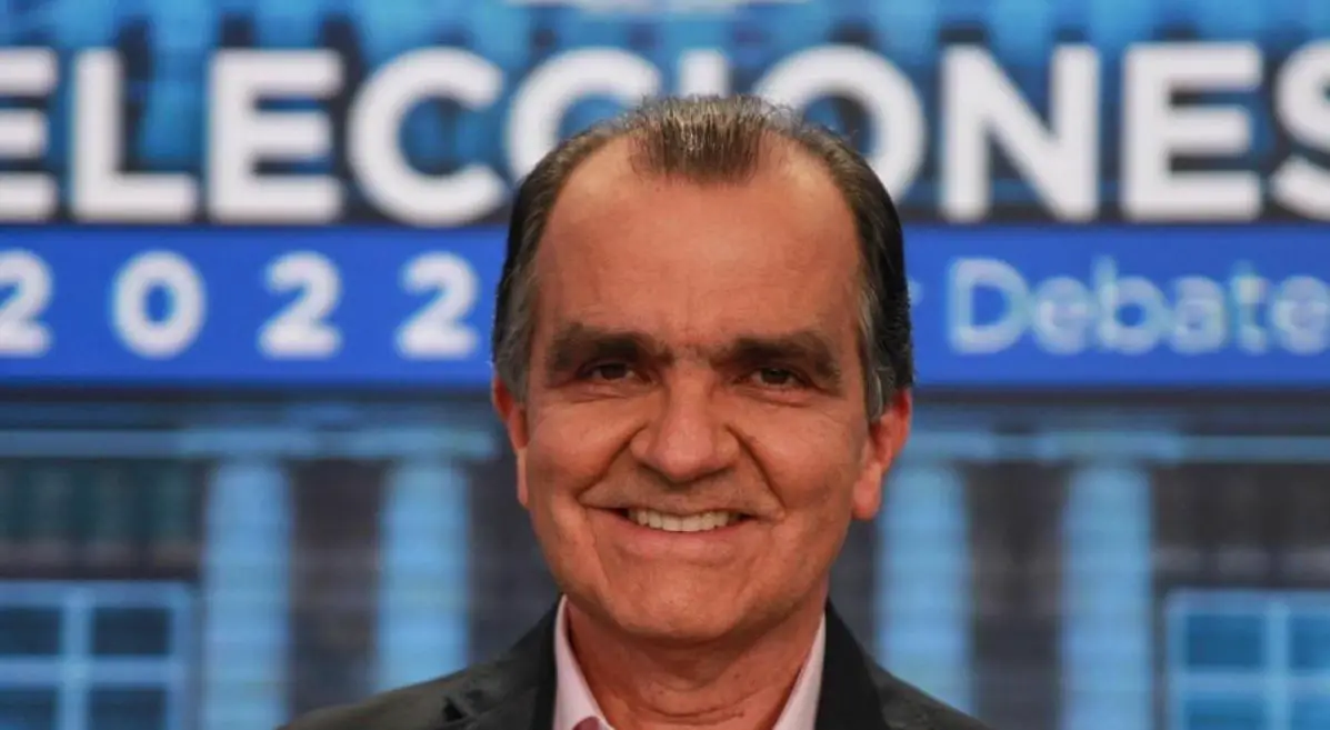 Óscar Iván Zuluaga seguirá solo en campaña
