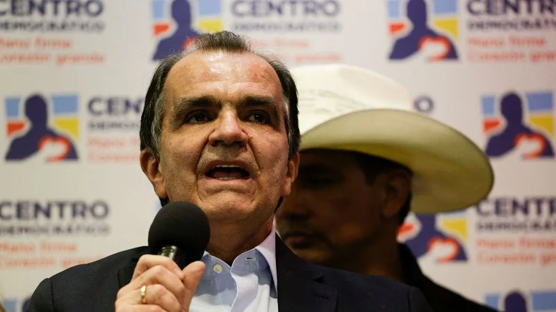 Óscar Iván Zuluaga renunció al Centro Democrático