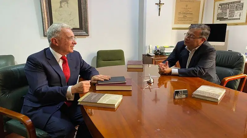 “La conversación con el expresidente Uribe fue provechosa”: Petro