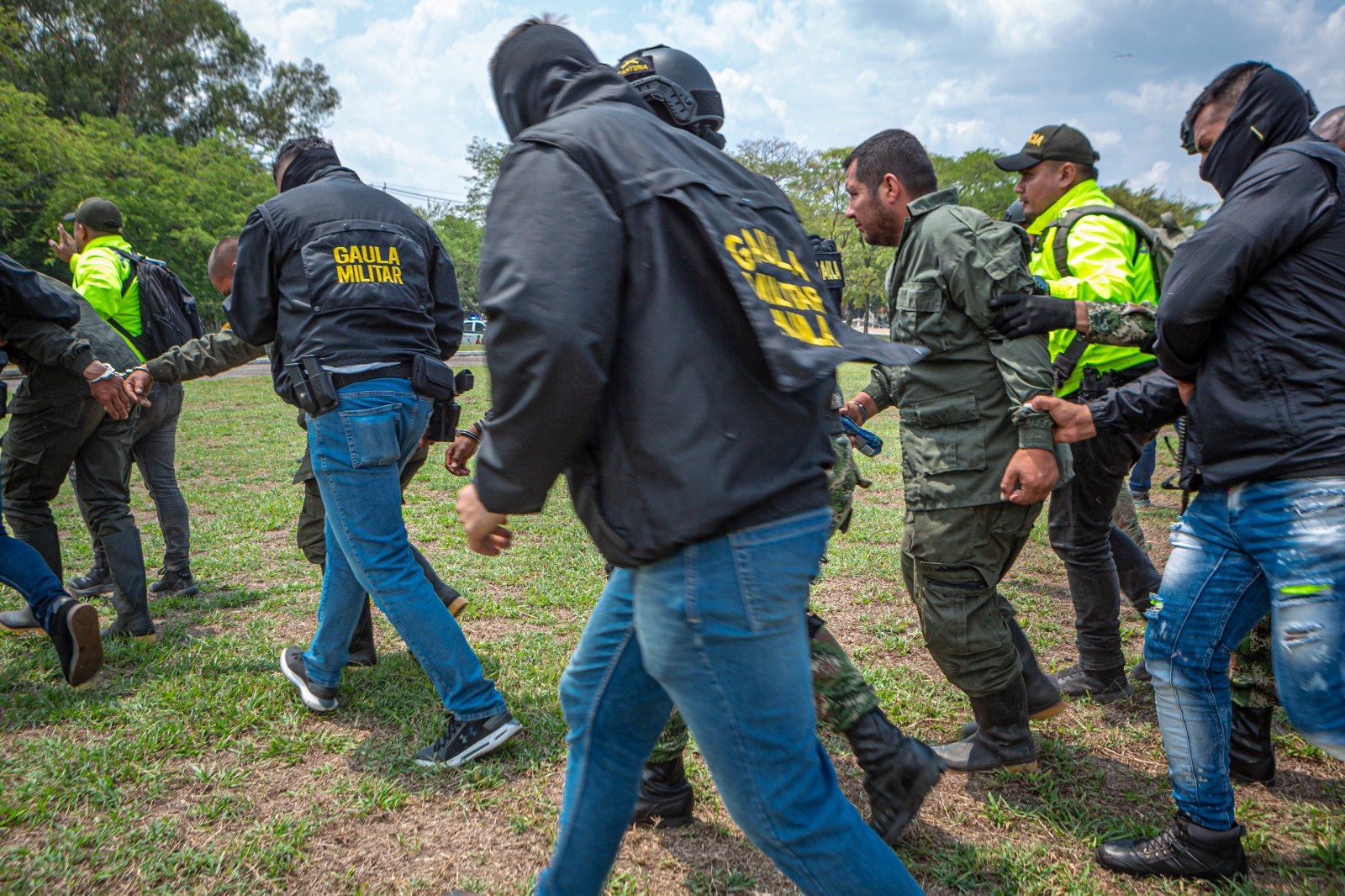 Ejército ‘frena’ avance de las disidencias de ‘Iván Mordisco’ hacia el Huila