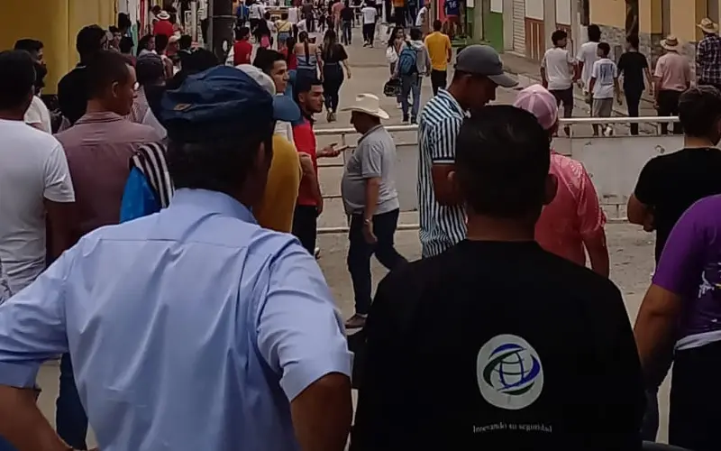 Policía reaccionó a tiempo y evitó desmanes en Baraya, Íquira y Aipe