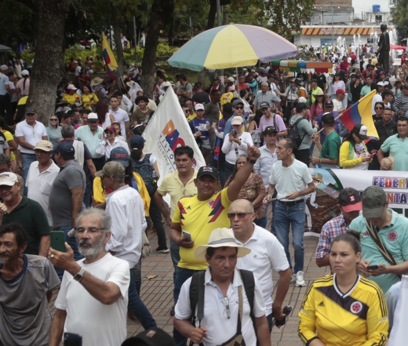 Centrales obreras convocan movilización en respaldo a Gobierno Nacional