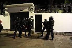 Ecuador en la ‘picota pública’ por asalto a embajada mexicana