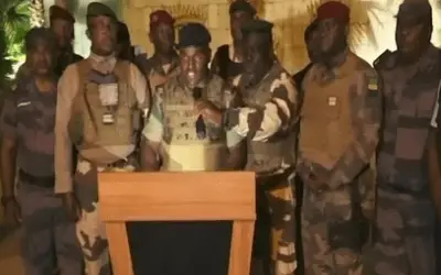 Militares en Gabón dan golpe de estado