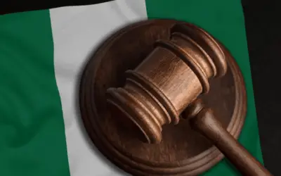Sentencian a cinco nigerianos por exhumar cráneo