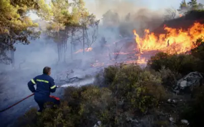 Continúa emergencia por incendios en Grecia