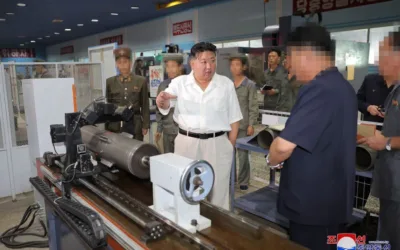 Líder norcoreano, realizó visita a una planta de artillería