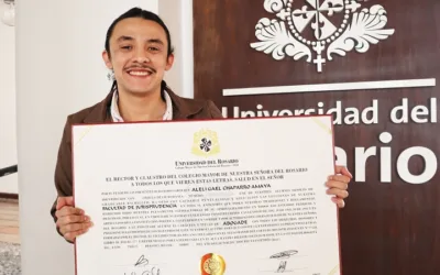 Universidad en Colombia graduó como ‘abogade’ a persona no binaria