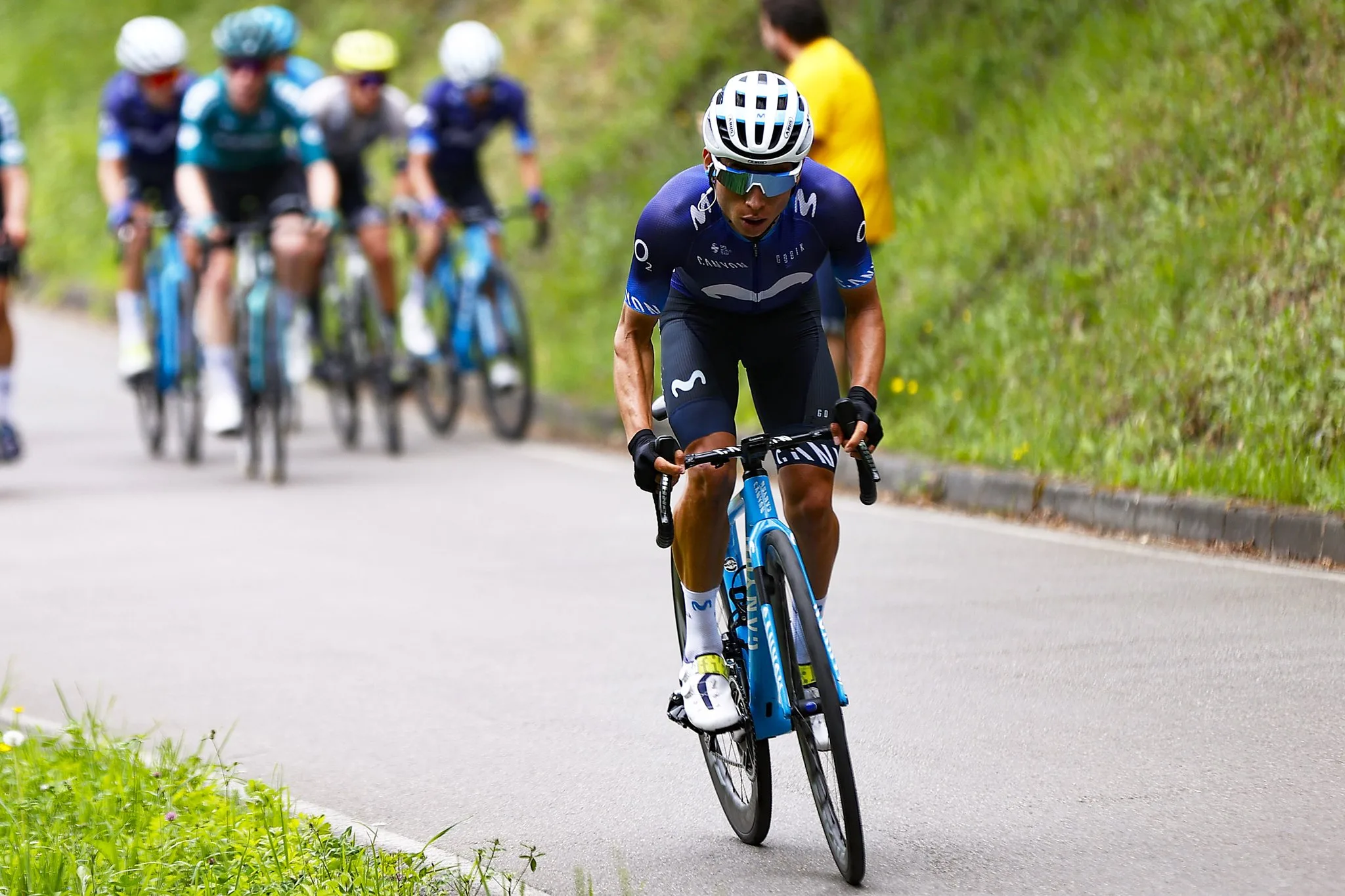 Orgullo colombiano Éiner Rubio gana etapa 13 del Giro de Italia