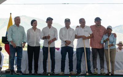 Presidente Petro le pidió al gobernador del Huila, impulsar proyectos de energía solar