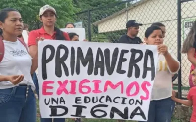 Estudiantes en La Ulloa exigen garantías para su educación