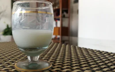 El negocio de la leche falsa en Colombia