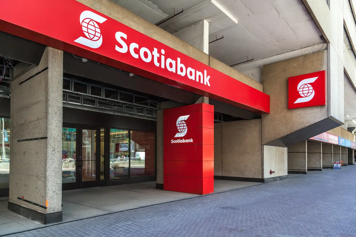 Scotiabank anuncia recorte del 3% en su fuerza laboral a nivel mundial, afectando a 2.700 empleados