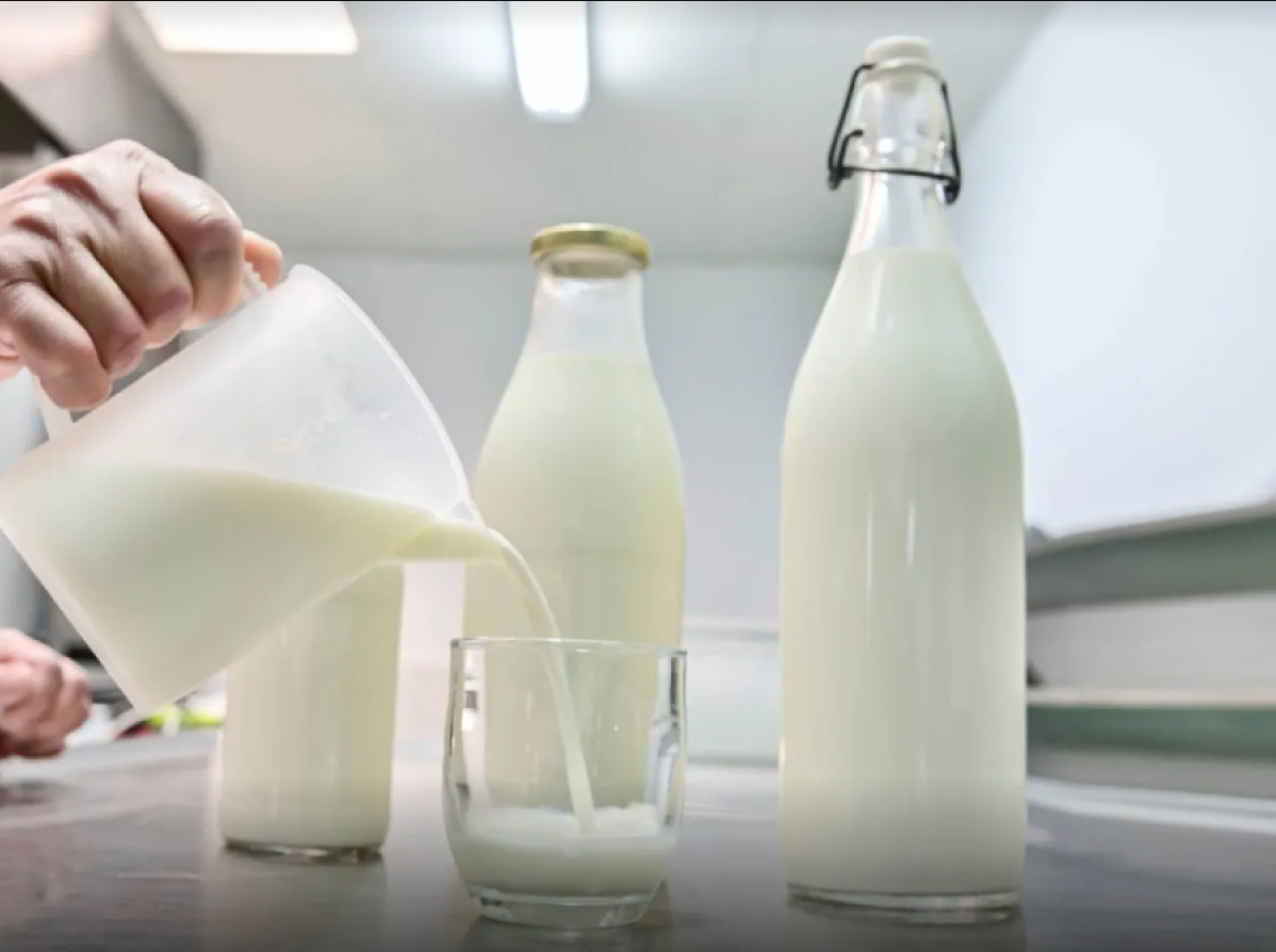 Invima retira marcas de leche de supermercados colombianos por irregularidades