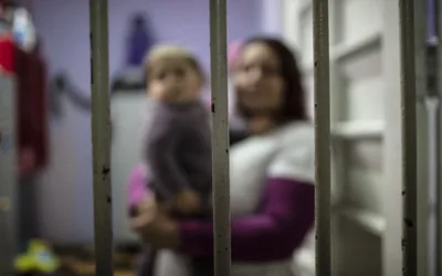 Más de 5,000 mujeres cabeza de familia serán liberadas de prisión en Colombia por trabajo social