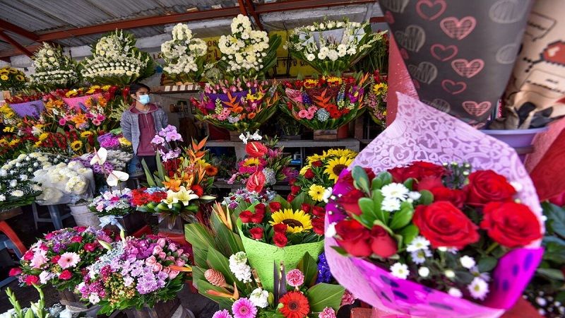 Día de la mujer: Salir a comer y dar flores encabezan la lista de regalos preferidos