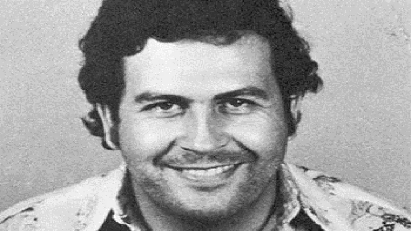 Petro pide que se anulen producciones sobre Pablo Escobar