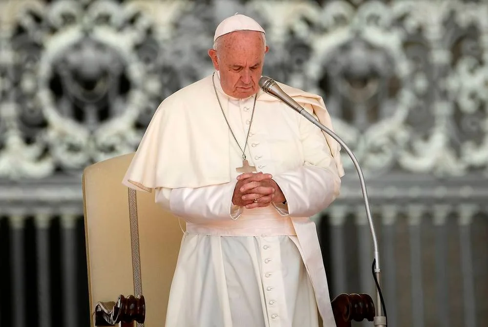 Papa Francisco tiene bronquitis