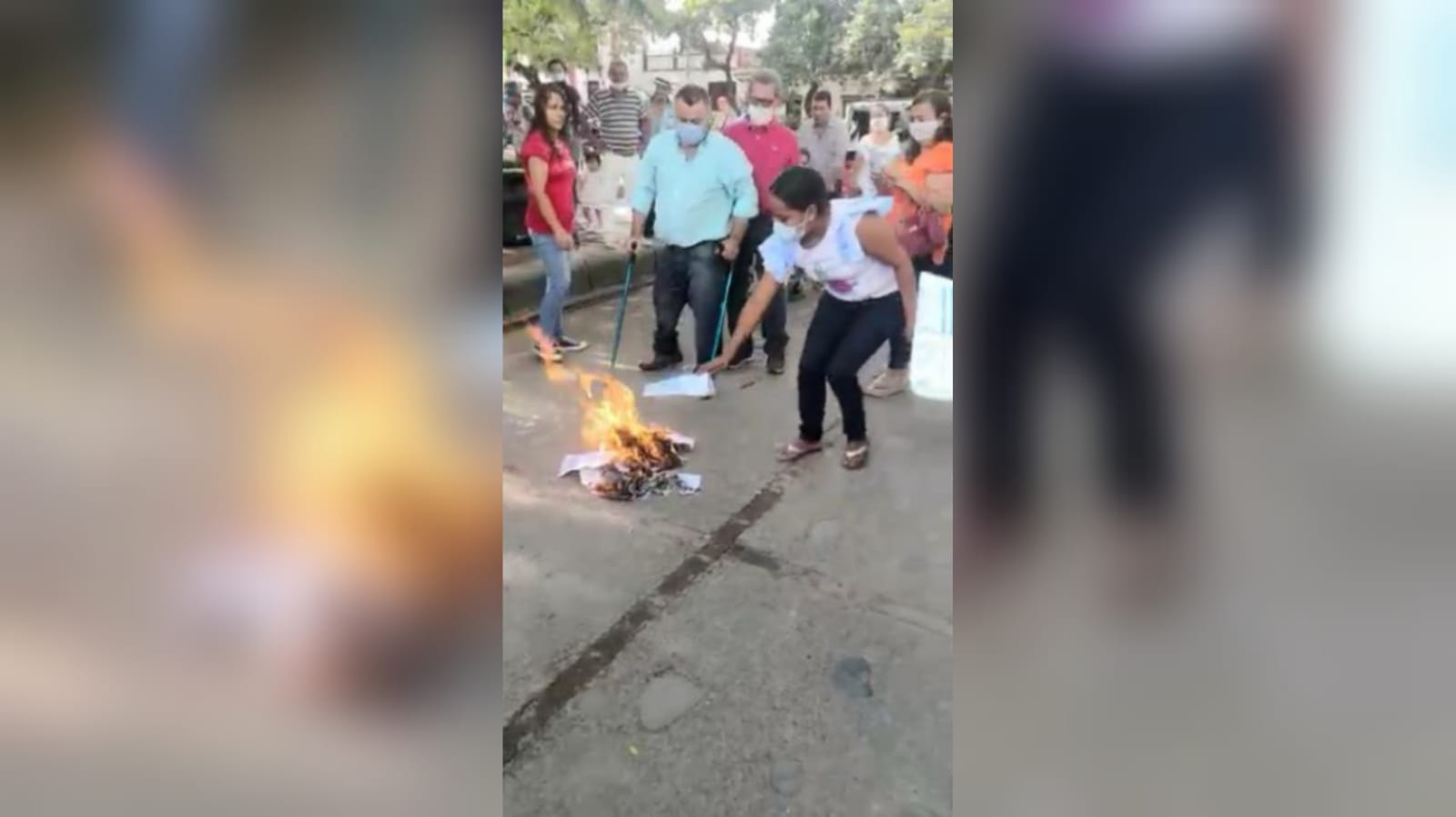 Paicoleños quemaron las facturas de Emserpla